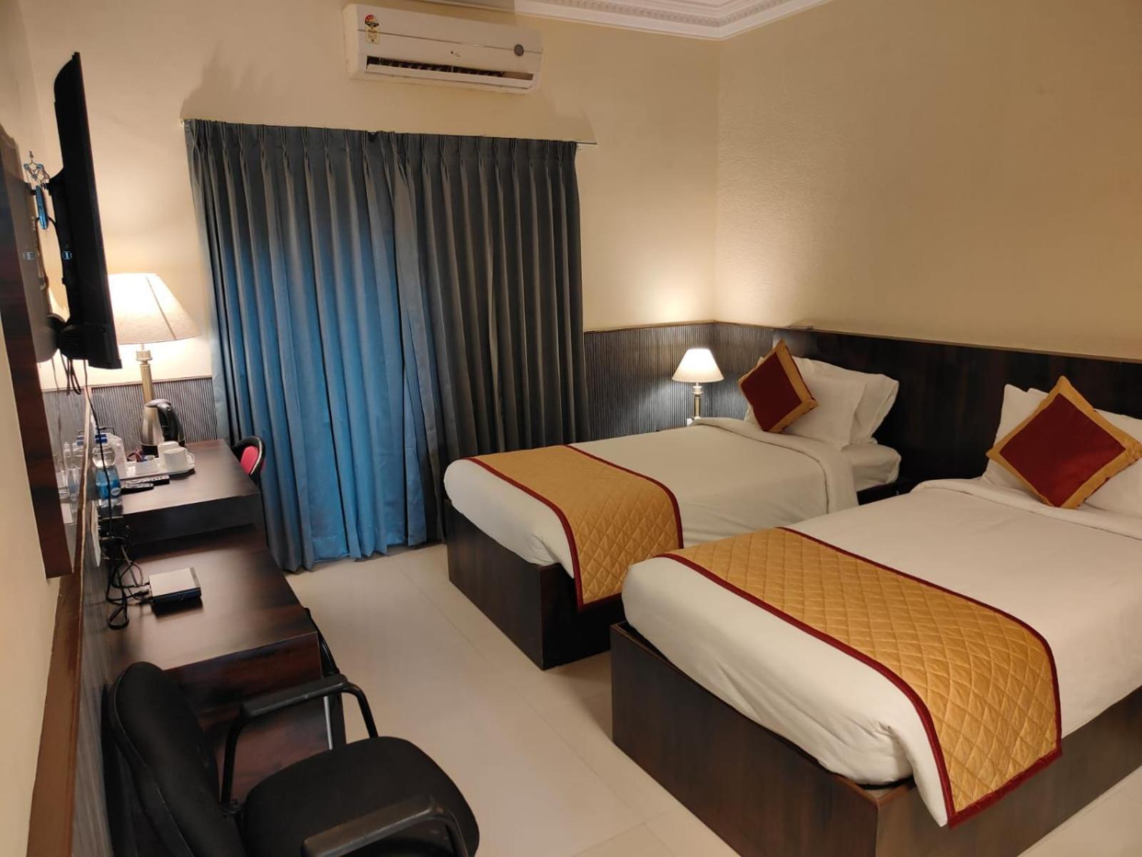 Hotel Badami Court Eksteriør billede